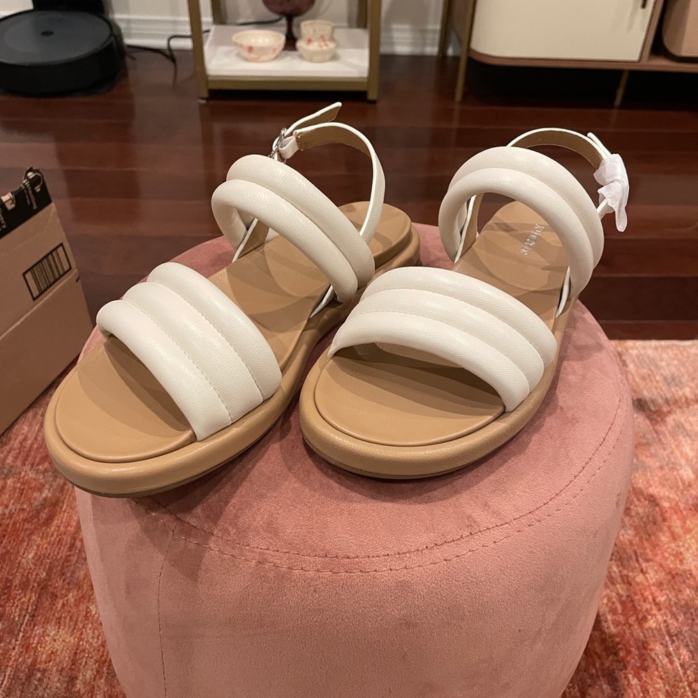 Jo Mercer “Cabel” Sandal — Resort Style Leather Padded Tubed Flats